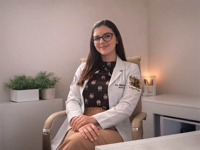 Médica neurologista em Rio Verde – Dra. Amanda Bispo realizando avaliação neurológica com atenção e segurança.
